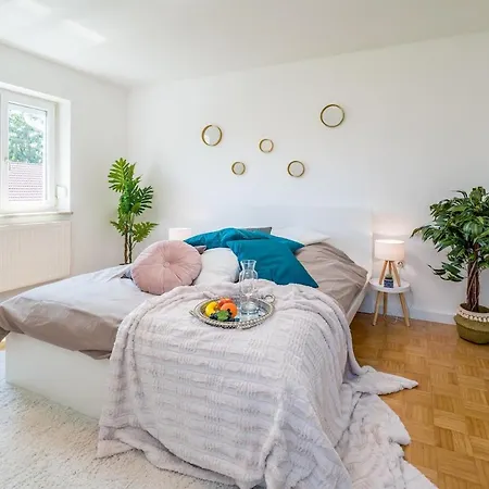 Eg M Schoene 70m2 Grosse 2-zimmer Naehe Salzburg Apartment Freilassing